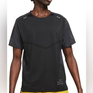 Nike Rise 365 Run Division Short-Sleeve Running Top
